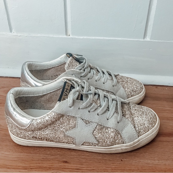 Vintage Havana Shoes - Vintage Havana Women’s Size 8 Glitter Sneakers